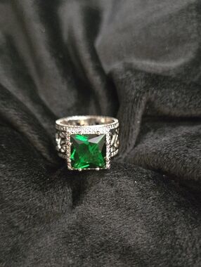 Silver Ring with Square Emerald Green Gem - Women Jewelry